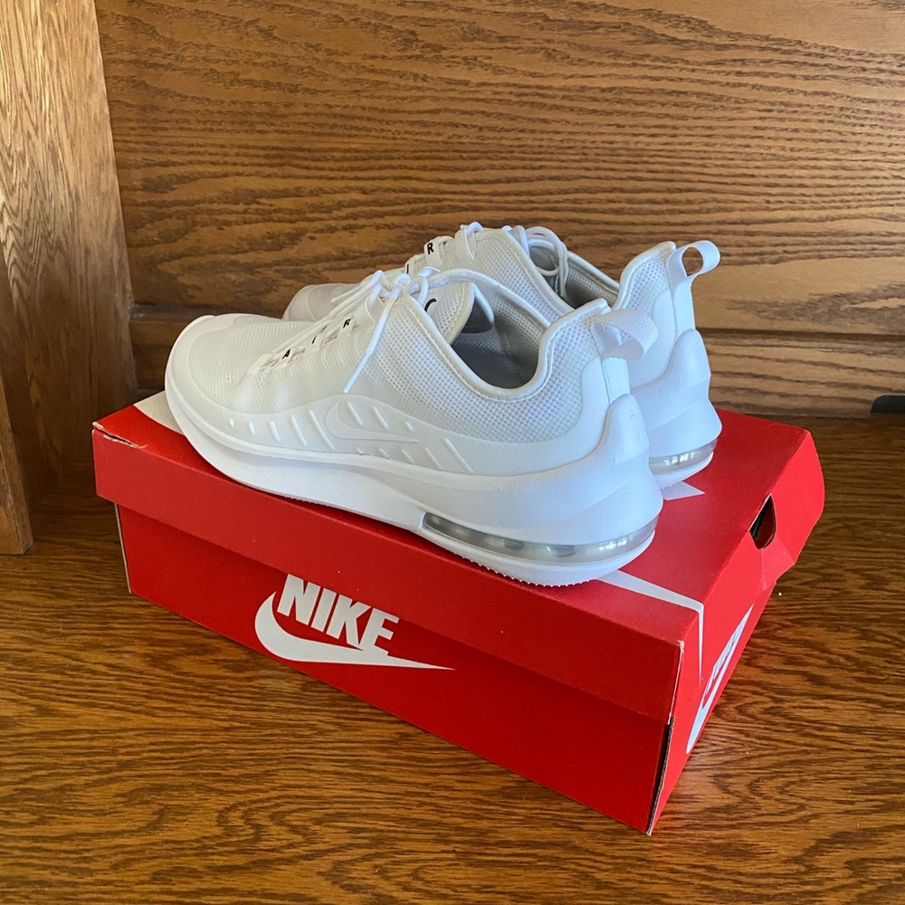 Nike air max axis